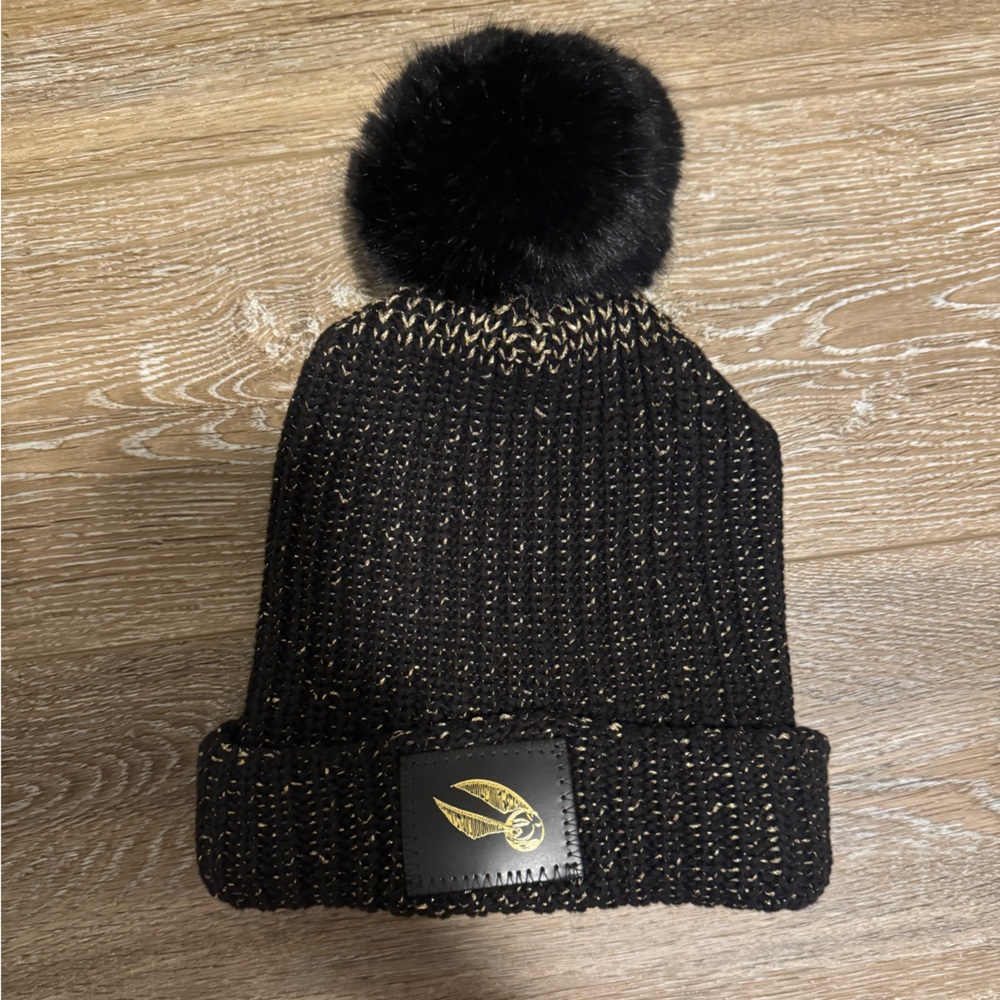 Love Your Melon x Harry PotterPom Beanie Black/Gold